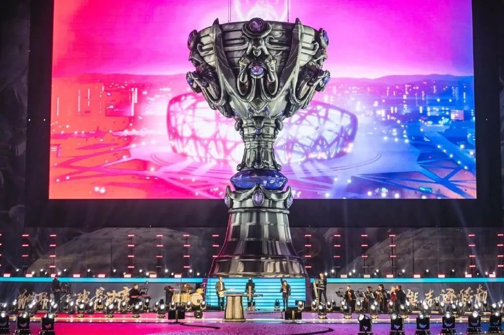 donk击败MOUZ后再度做出不敬行为：回家去吧，该死的bot