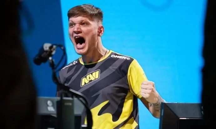 乐言深陷舆论风波，管住自己的行为很重要